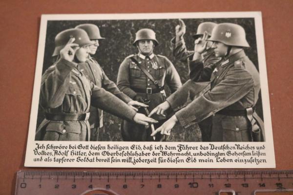 alte Postkarte - Soldaten leisten den Führer Schwur